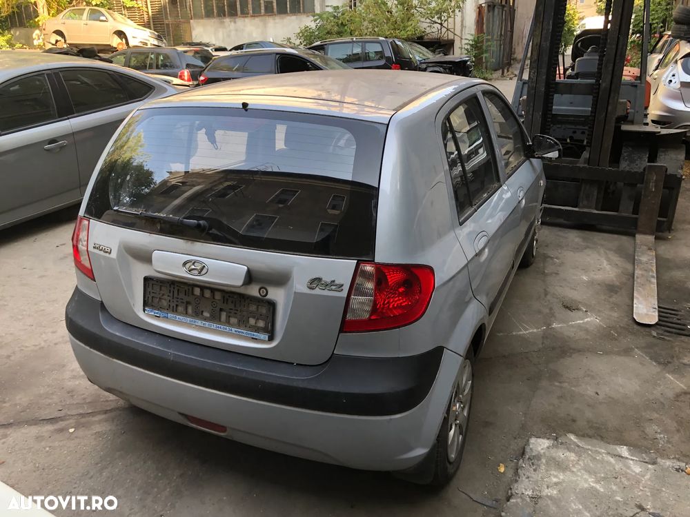 Dezmembrez Hyundai Getz 2009 1,1 benzima gri argintiu facelift - 5