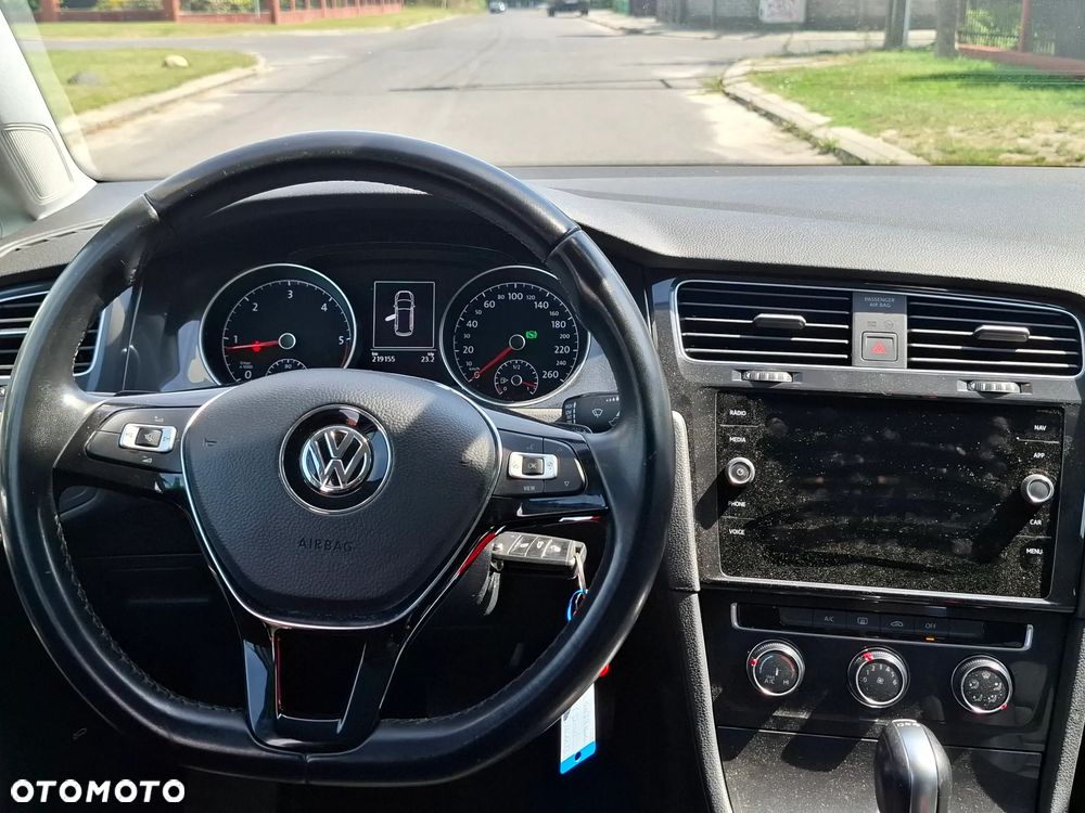 Volkswagen Golf - 10
