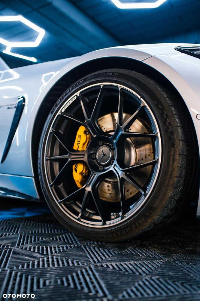 Mercedes-Benz AMG GT - 11