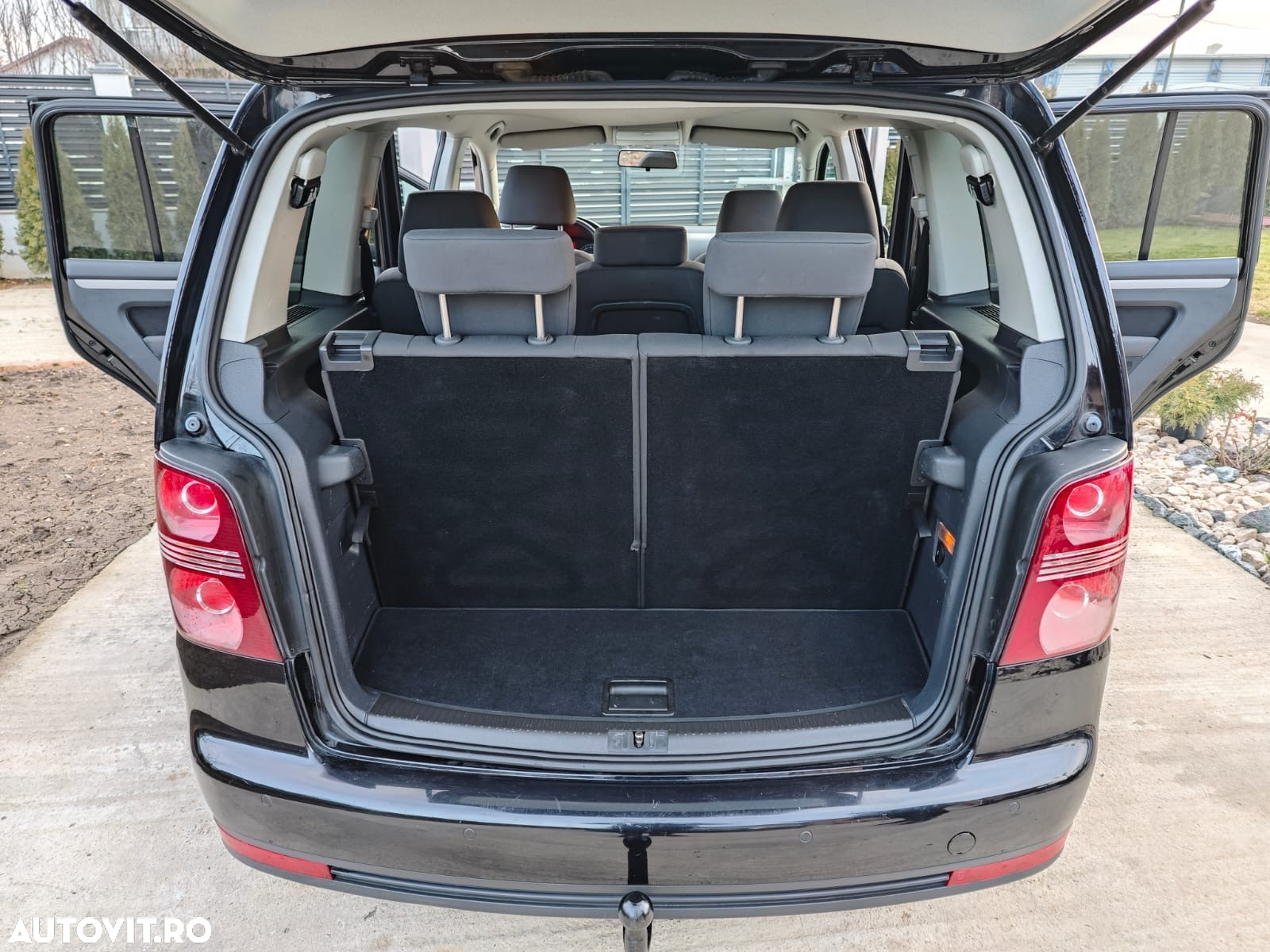 Volkswagen Touran 2.0 TDI DSG Comfortline - 6