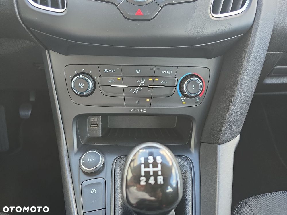 Ford Focus 1.0 EcoBoost Trend - 23