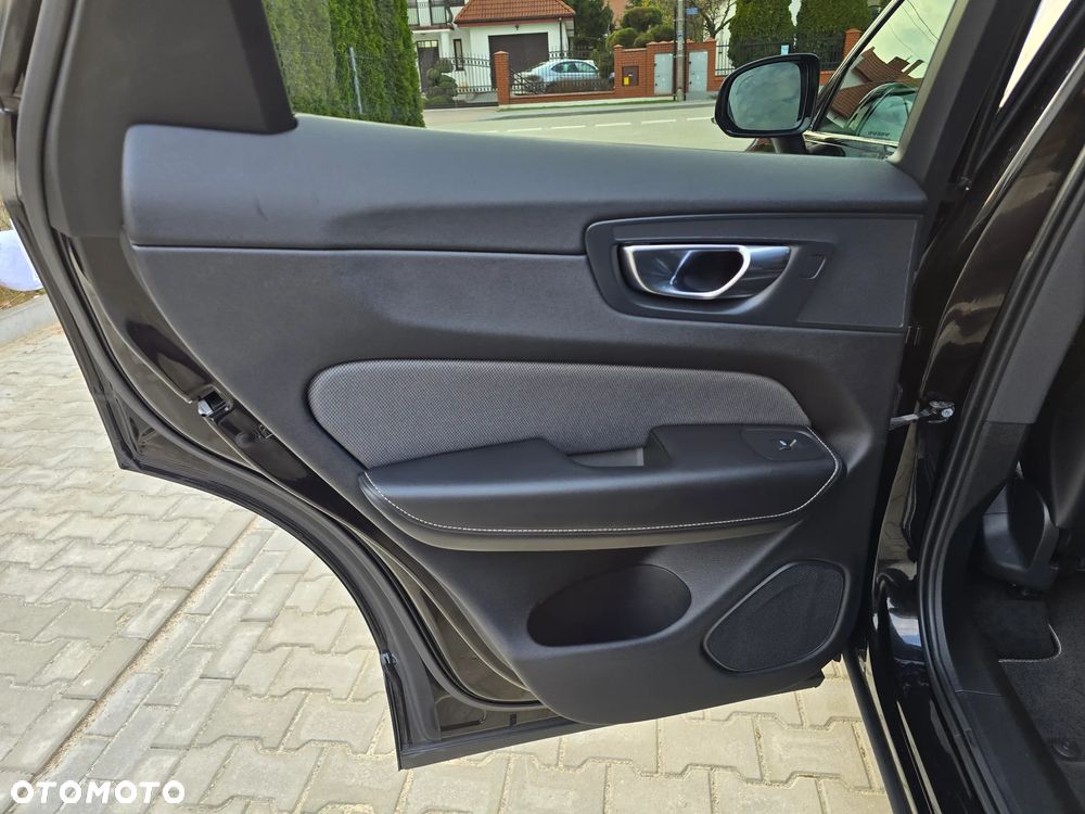 Volvo XC 60 D4 Geartronic RDesign - 19