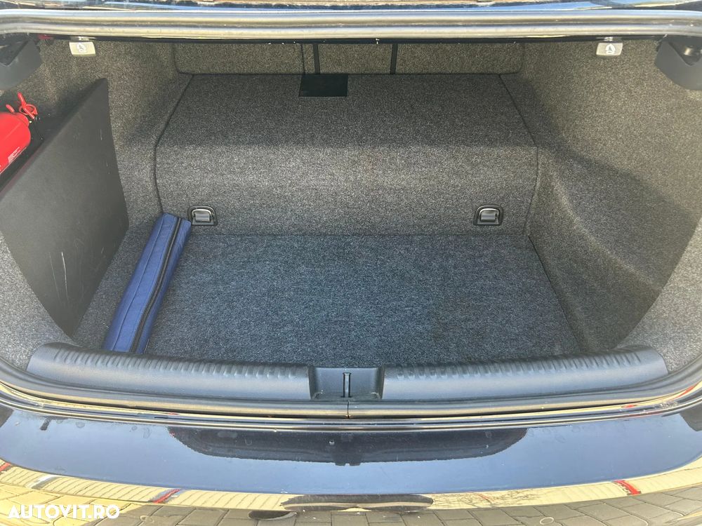 Volkswagen Jetta 1.4 Hybrid DSG Comfortline - 14