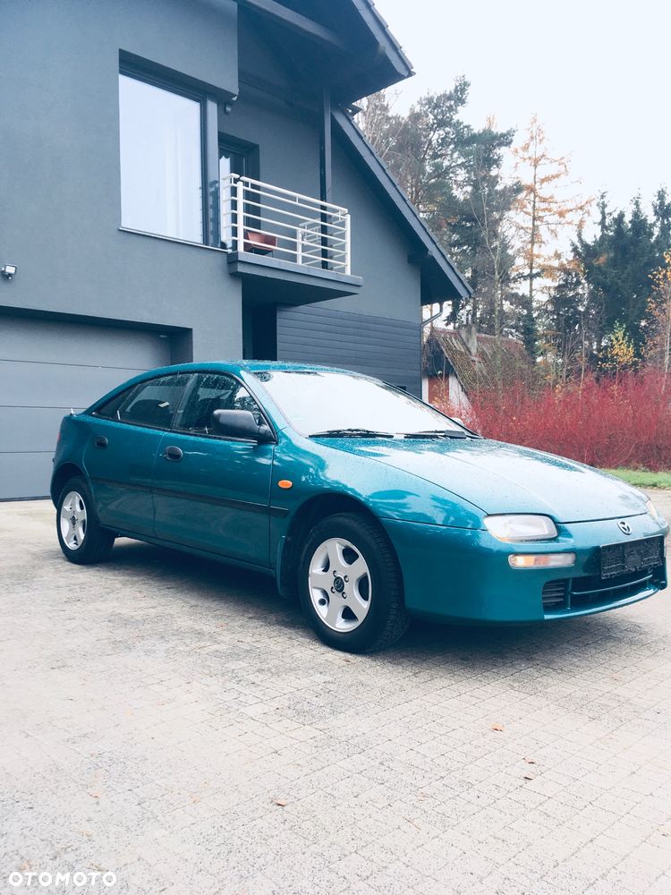Mazda 323F - 1