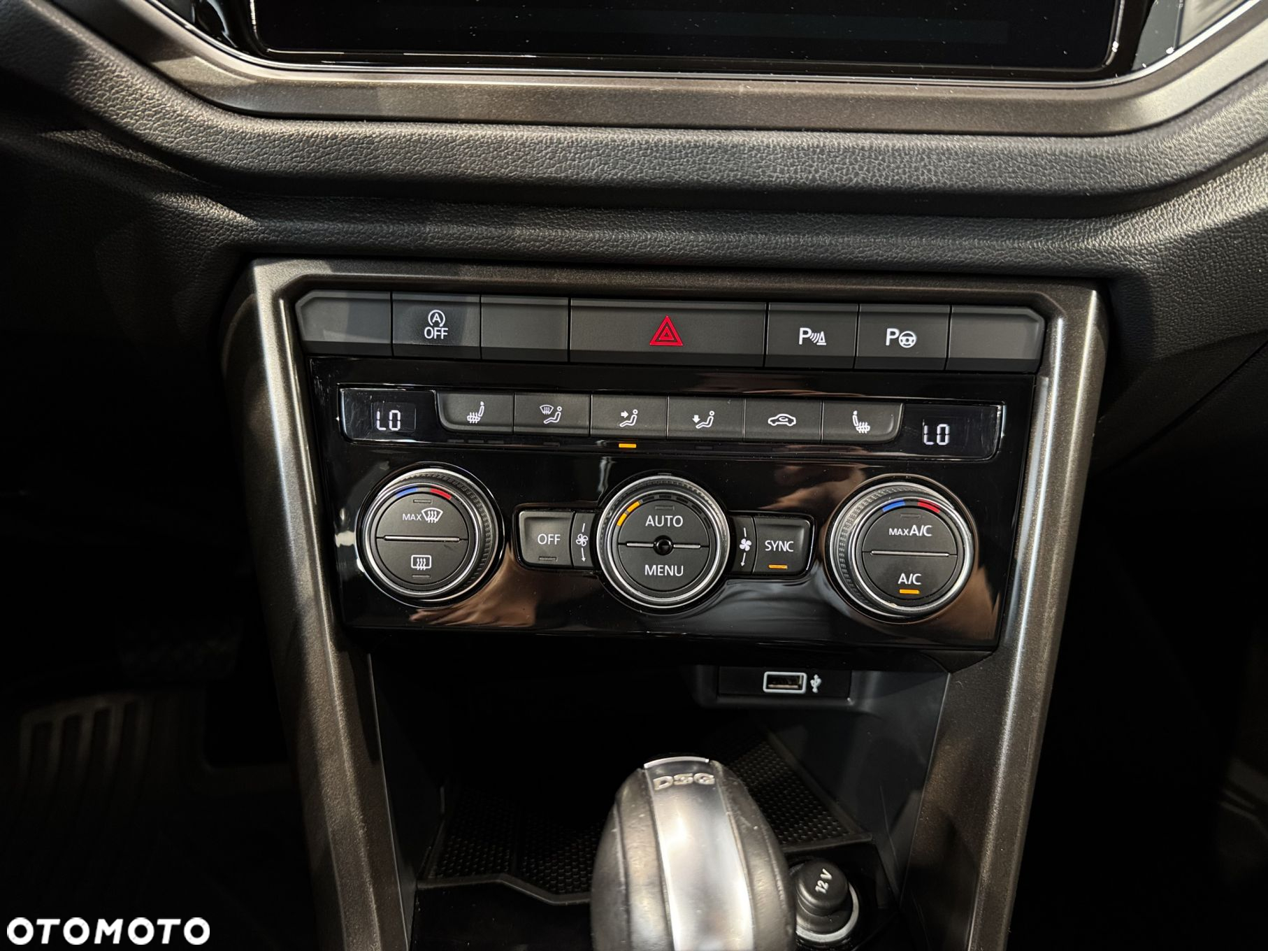 Volkswagen T-Roc - 24