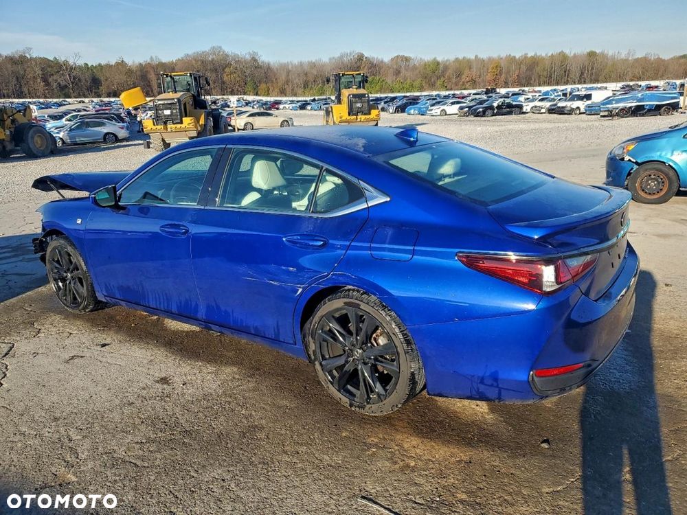 Lexus ES 300h F Sport - 26