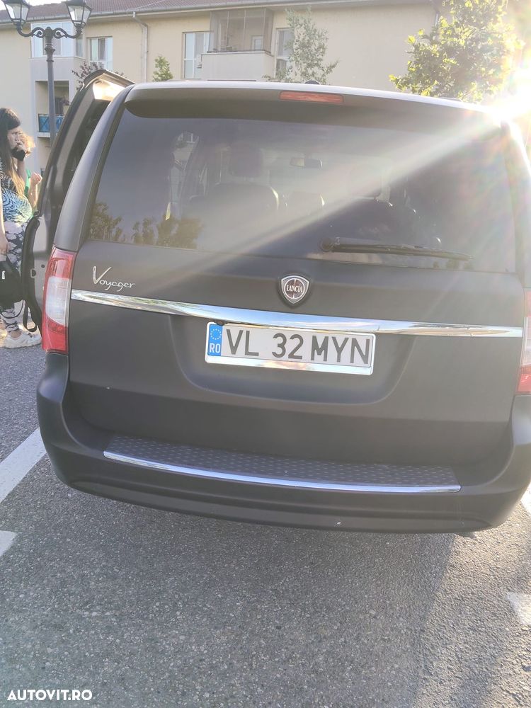 Lancia Voyager - 9