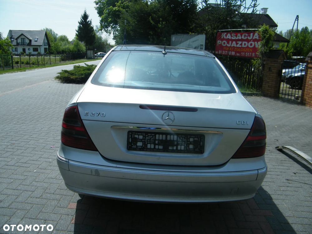 Mercedes E klasa W211 Avantgarde 2.7 D 176KM silnik OM647 skrzynia 722640 lakier 744 - 4