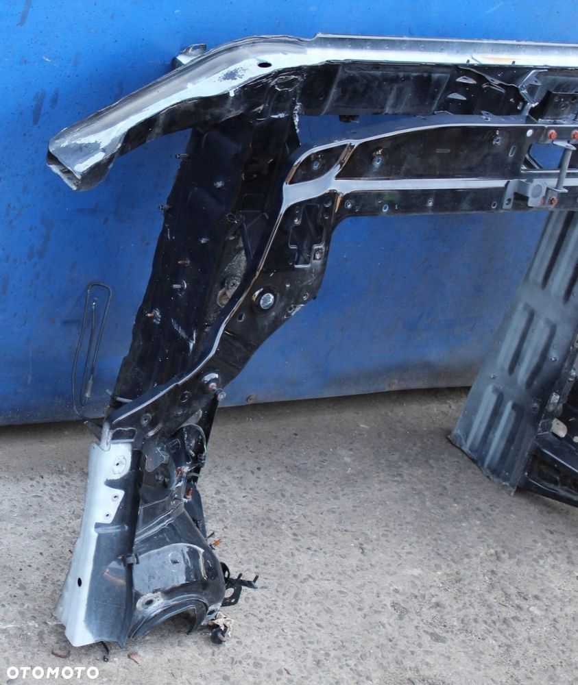 PAS PRZEDNI MERCEDES W172 - 2