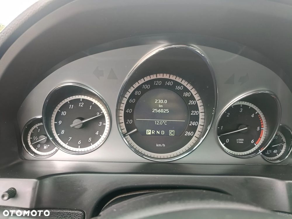 Mercedes-Benz Klasa E 350 CDI BlueEff - 5