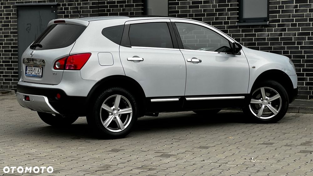 Nissan Qashqai 2.0 dCi 4 x 4 DPF tekna - 24