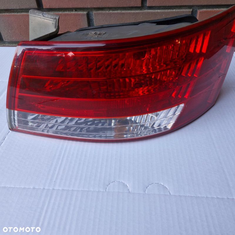 HYUNDAI SONATA V LAMPA TYL TYLNA PRAWA - 1