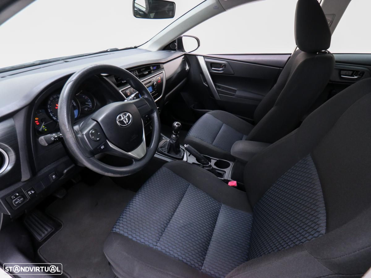 Toyota Auris Touring Sports 1.4 D-4D Active - 6