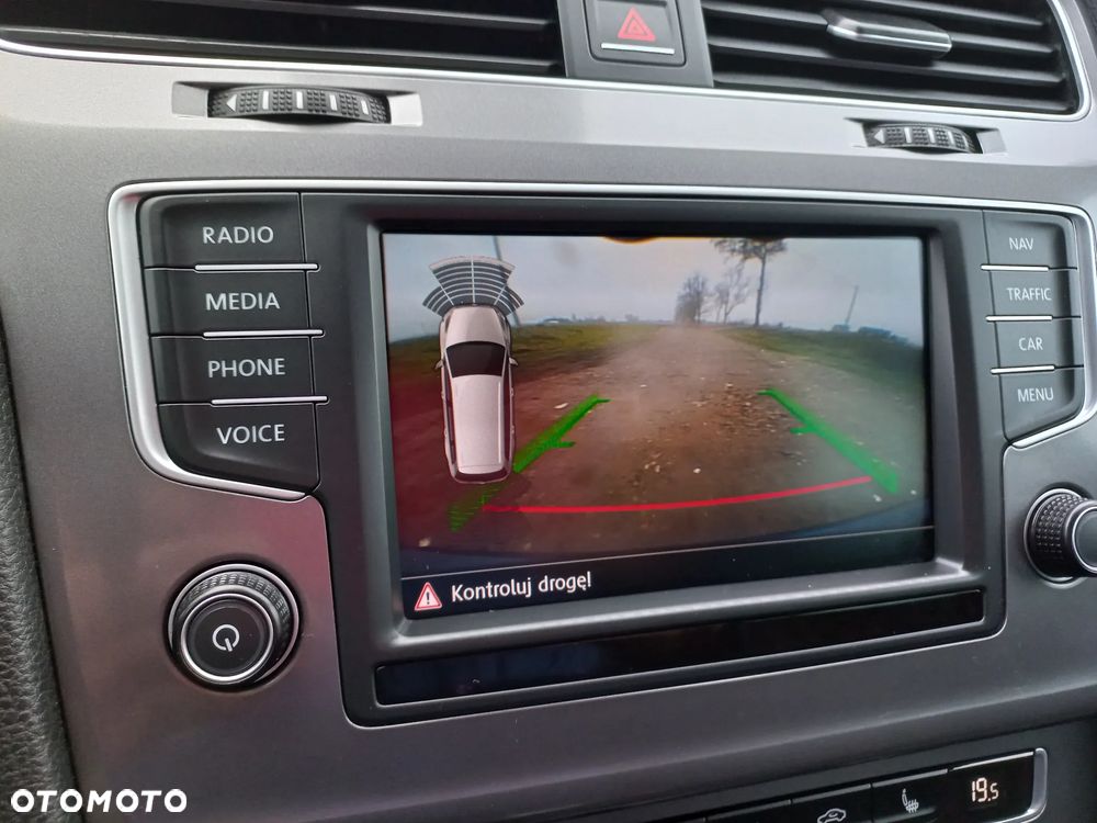 Volkswagen Golf 1.6 TDI BlueMotion Technology Lounge - 21