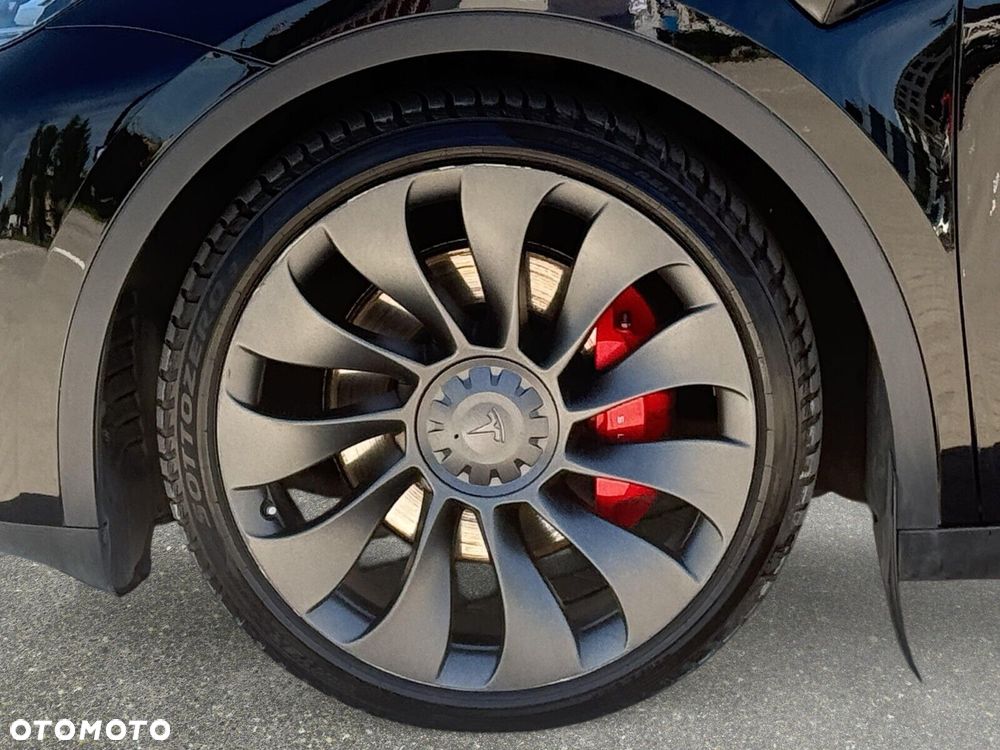 Tesla Model Y Performance AWD - 9