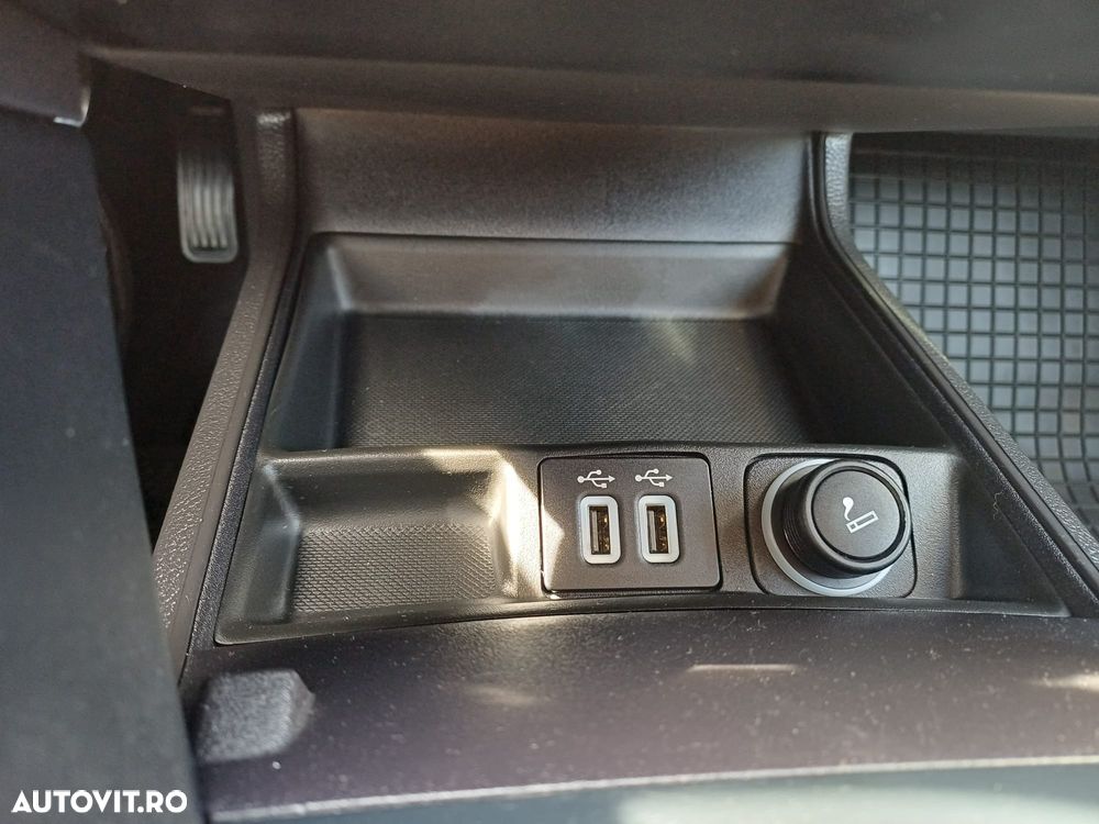 Ford Mondeo 2.0 HEV Titanium - 22