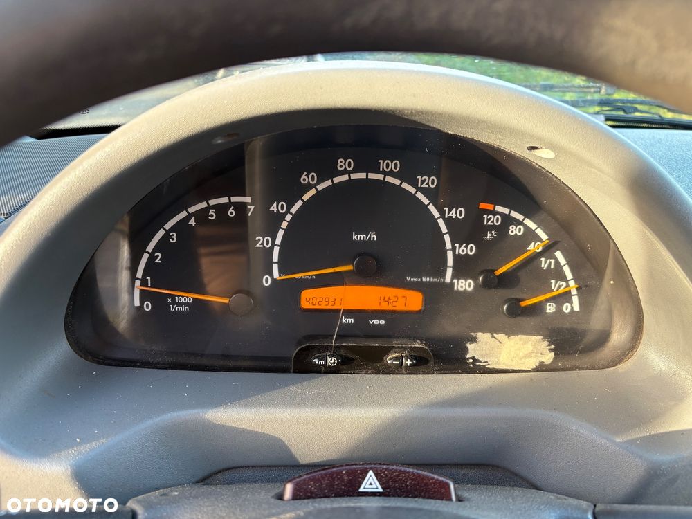 Mercedes-Benz Sprinter - 11