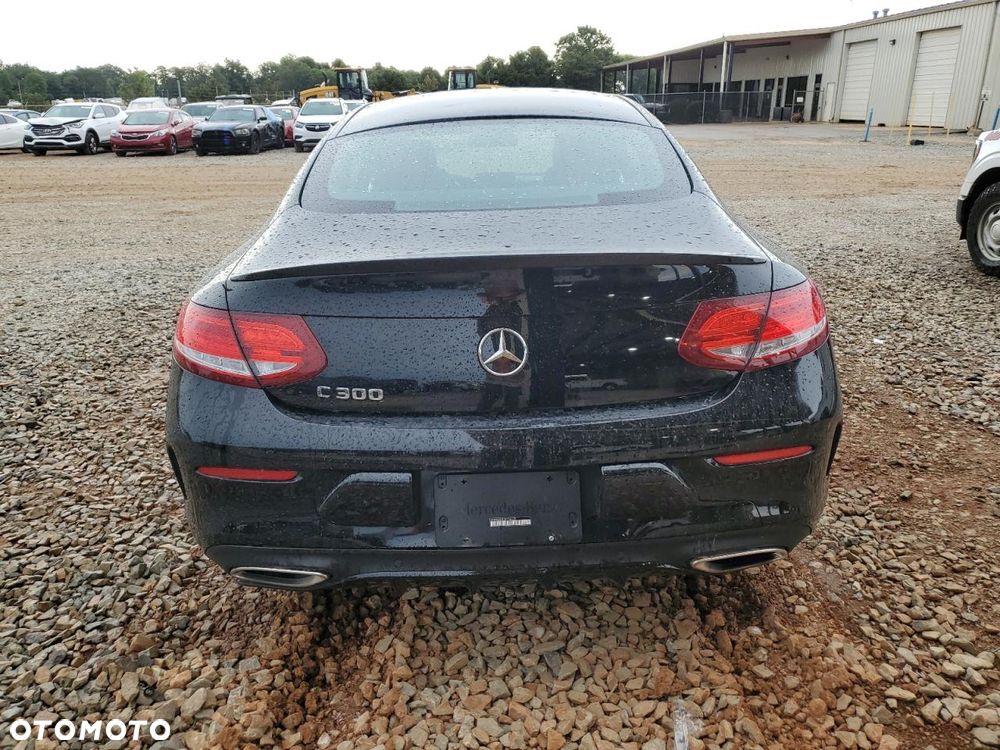 Mercedes-Benz Klasa C 300 9G-TRONIC - 5