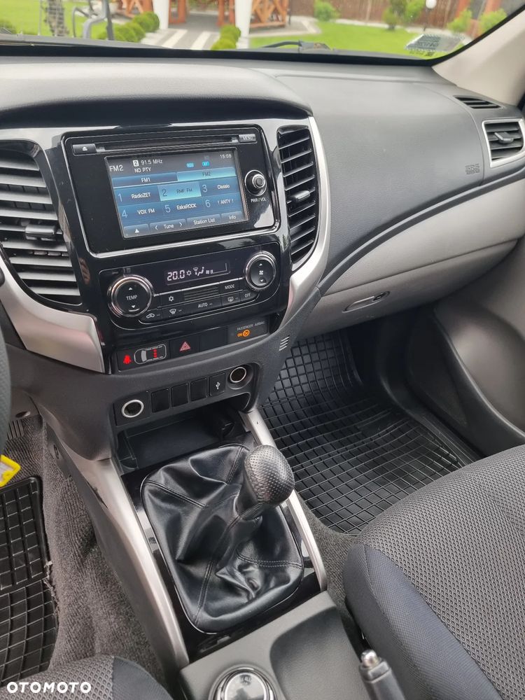 Mitsubishi L200 2.4 d DC Intense + - 15
