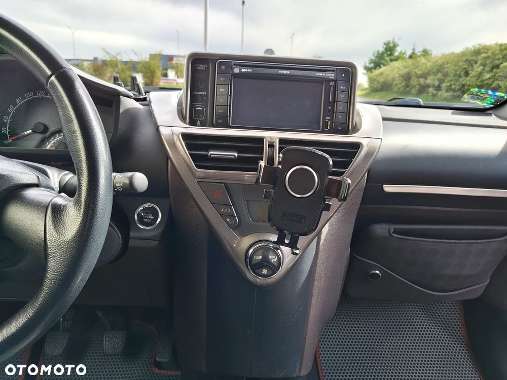 Toyota iQ 1.4 D-4D - 7