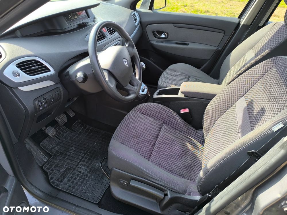 Renault Scenic - 9