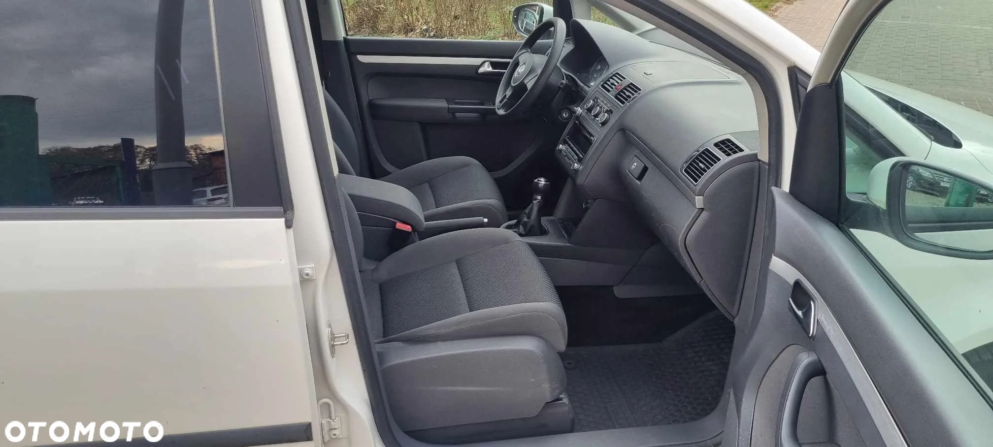 Volkswagen Touran 1.6 TDI DPF BlueMot Trendline - 14