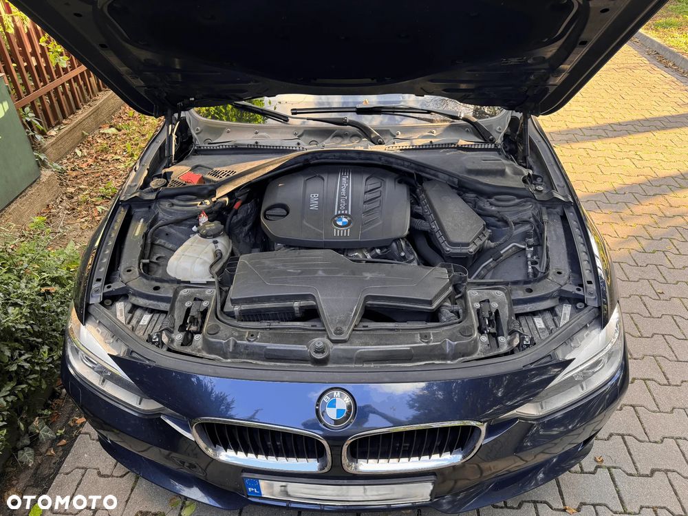 BMW Seria 3 318d - 24