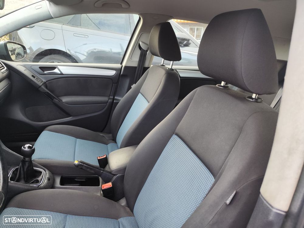 VW Golf 1.6 TDi Trendline BlueMotion - 12