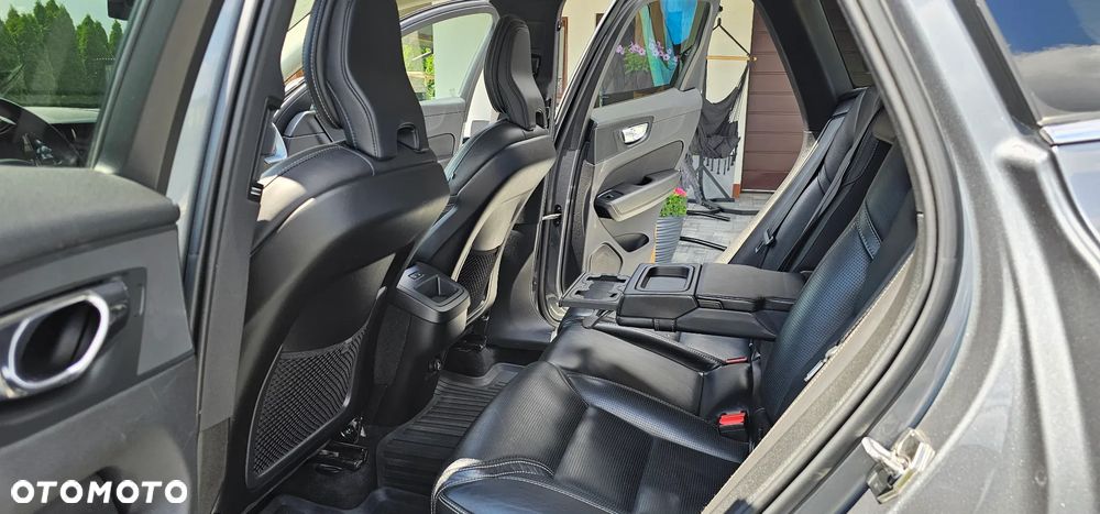 Volvo XC 60 D4 Geartronic Momentum Pro - 11