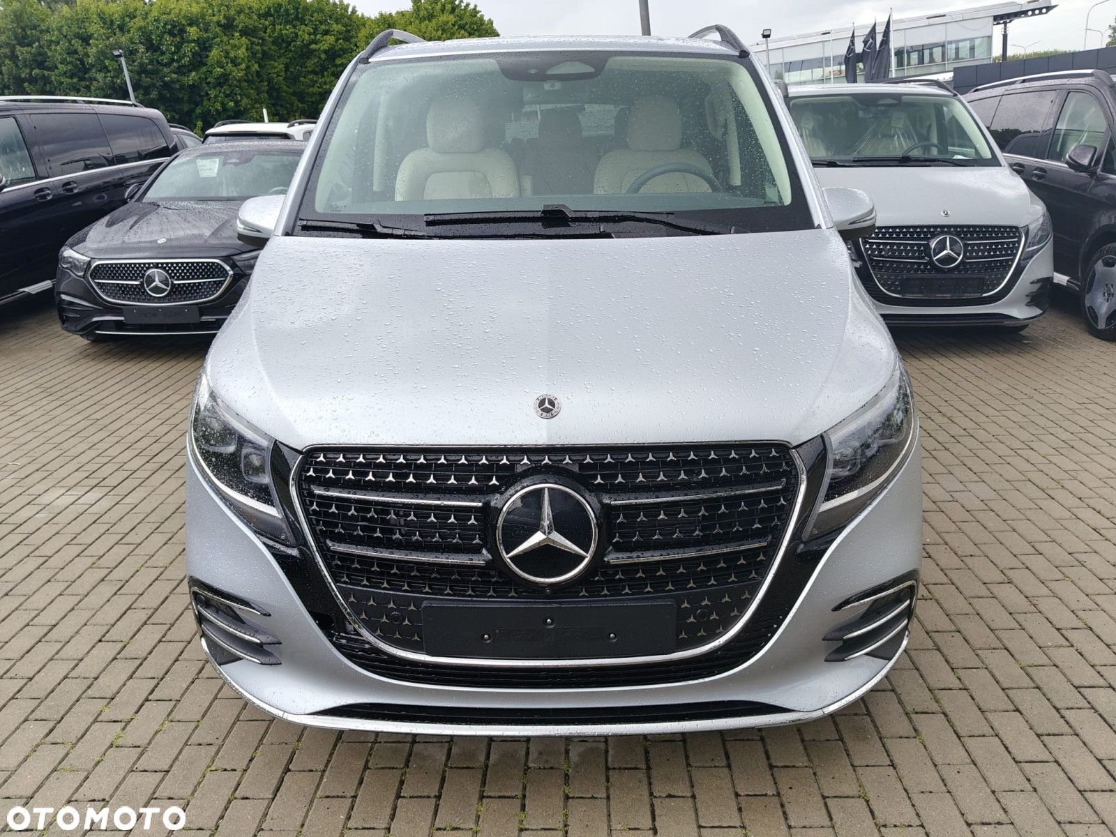 Mercedes-Benz Klasa V - 2