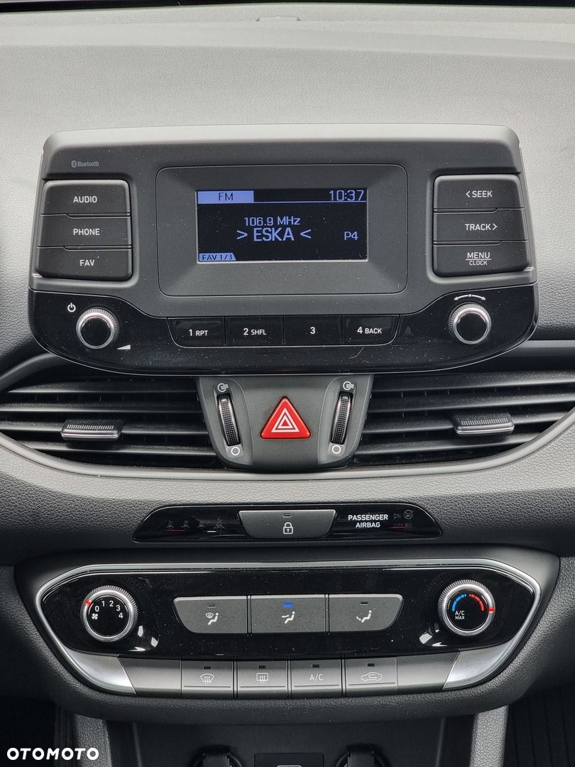 Hyundai i30 1.5 DPI Classic + - 34
