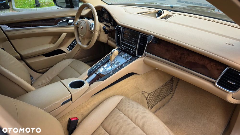 Porsche Panamera 4S - 19