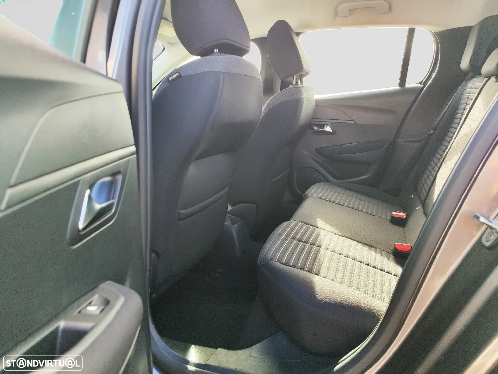 Peugeot 208 1.2 PureTech Active Pack - 14