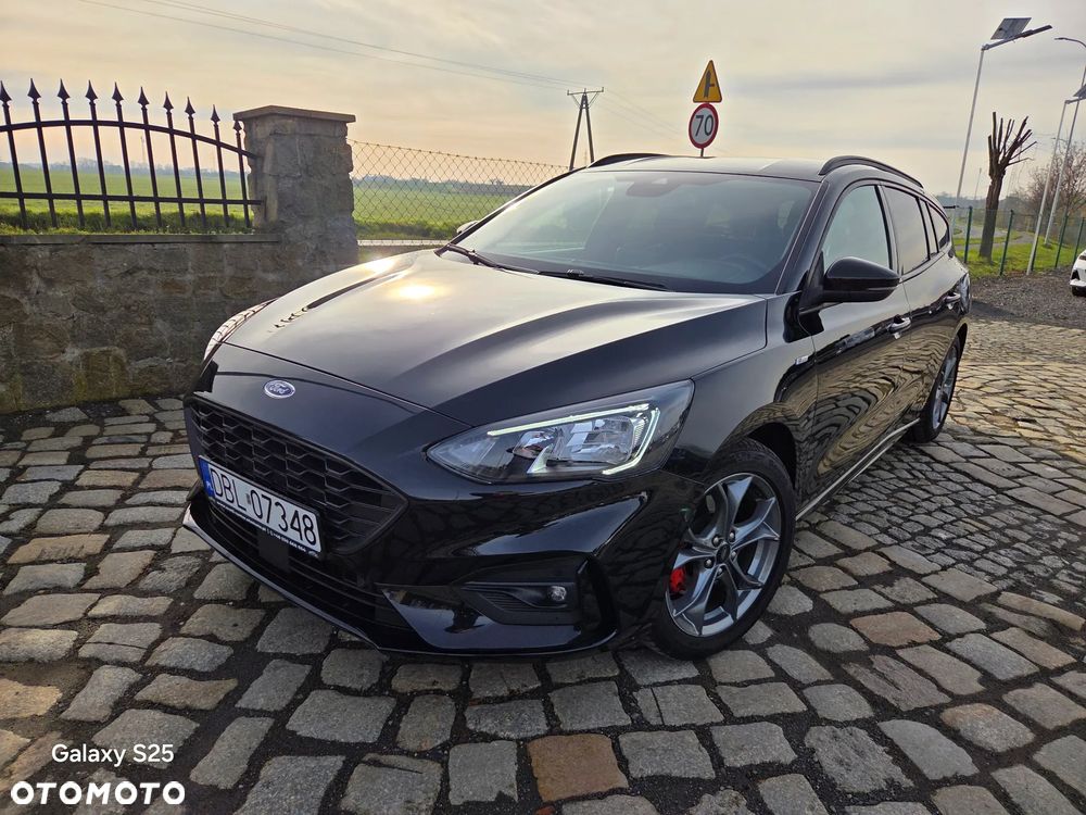 Ford Focus 1.0 EcoBoost Hybrid ST-LINE