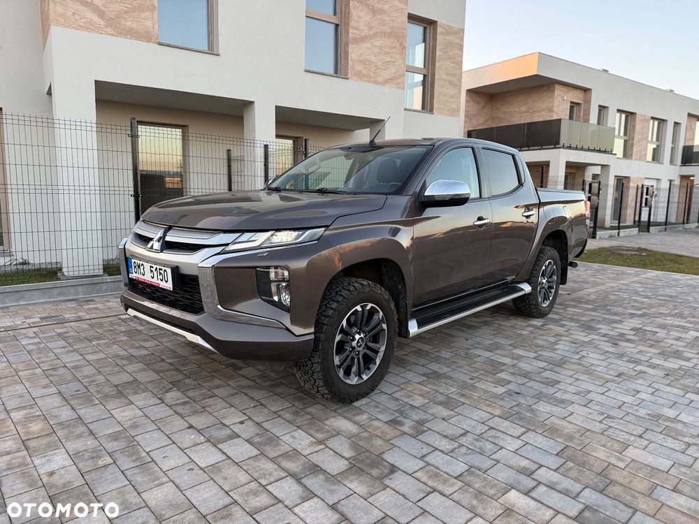 Mitsubishi L200 2.2 d DC Power Instyle Plus - 1