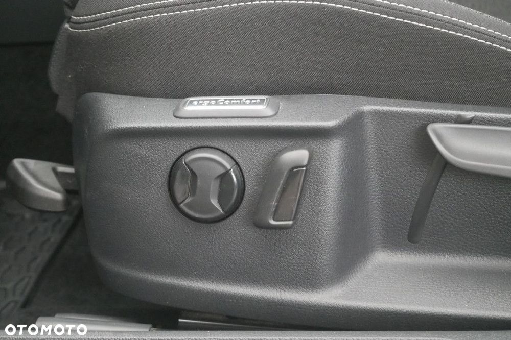 Volkswagen Passat Variant - 24