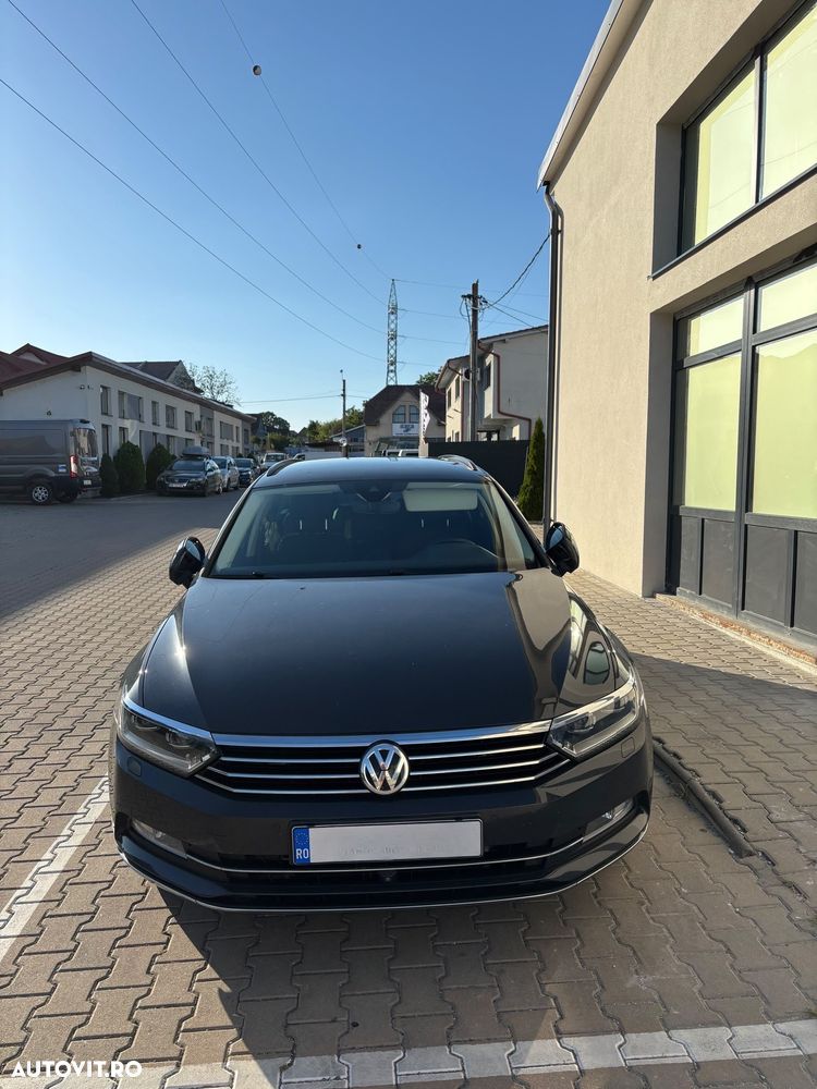Volkswagen Passat - 1