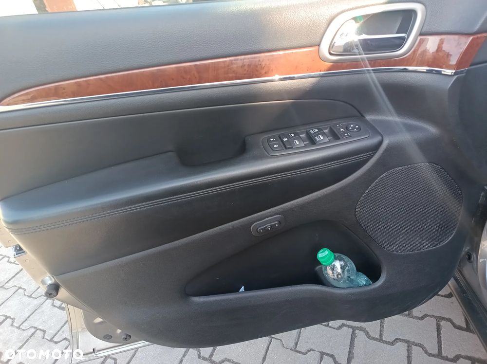 Jeep Grand Cherokee - 17