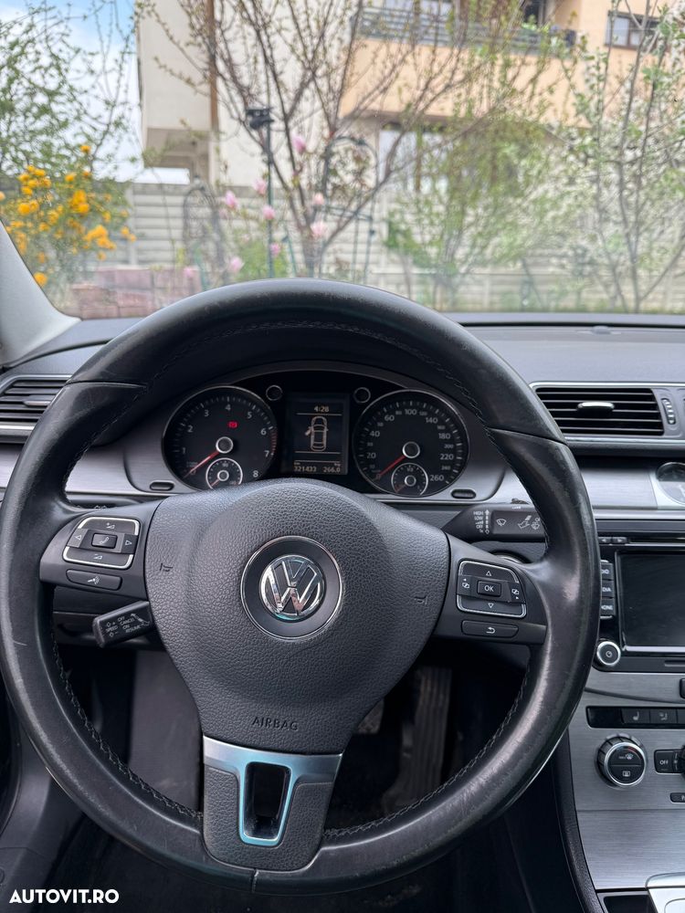Volkswagen Passat 1.4 TSI BMT DSG Comfortline - 4