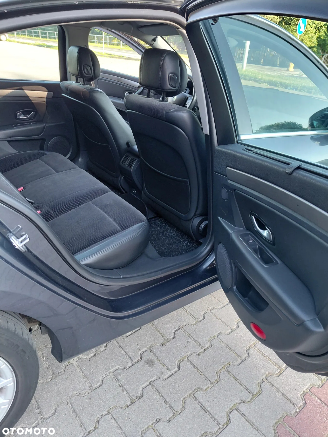 Renault Laguna 1.5 dCi Authentique - 13