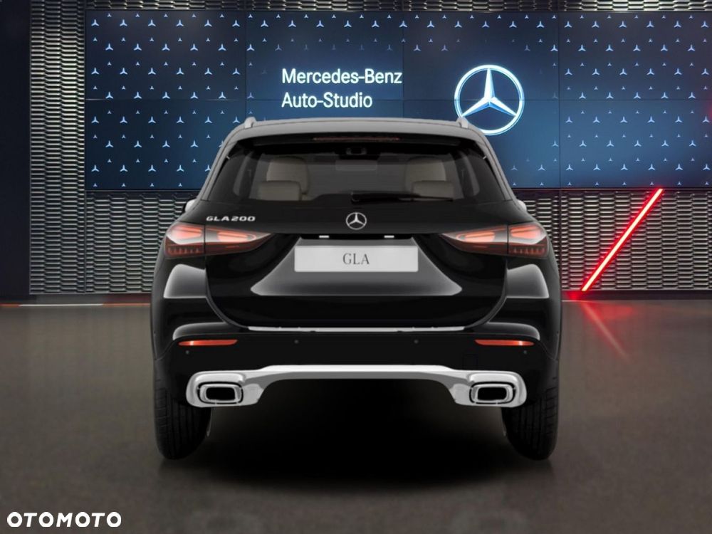 Mercedes-Benz GLA - 5