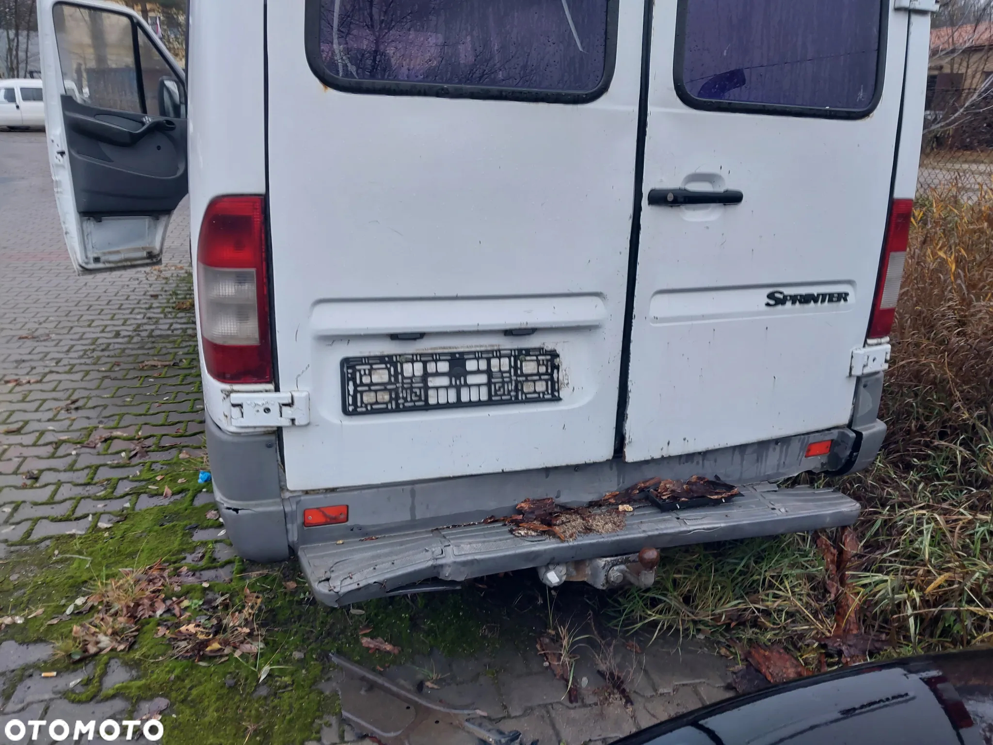 Mercedes Benz Sprinter 316 W903 W902 W901 W904 W905 Lift FL silnik 2.2 cdi pompa wtryskowa wtryski głowica skrzynia manualna most lusterko drzwi resory fotel panel szyba szyberdach mechanizm klamka zewnętrzna NA CZĘŚCI - 10