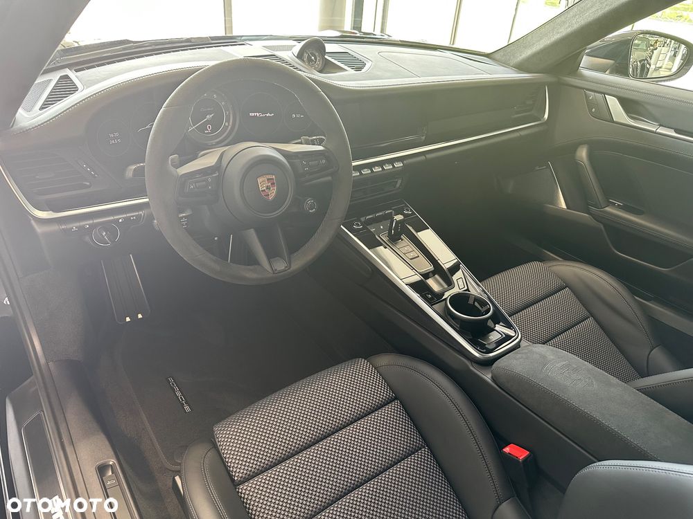 Porsche 911 Turbo - 12
