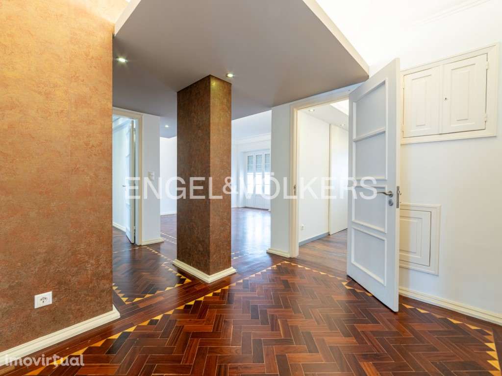 T4 exclusivo junto à Av. da Liberdade - Grande imagem: 4/32