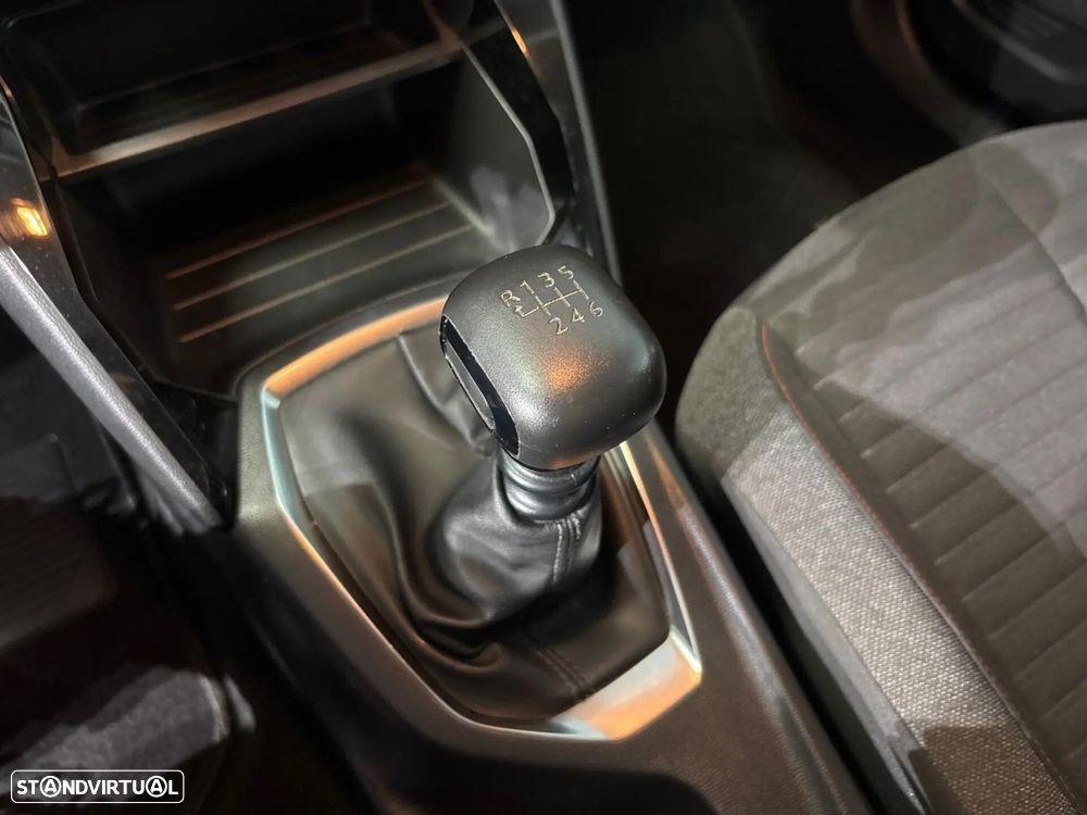 Peugeot 2008 1.2 PureTech Active - 18