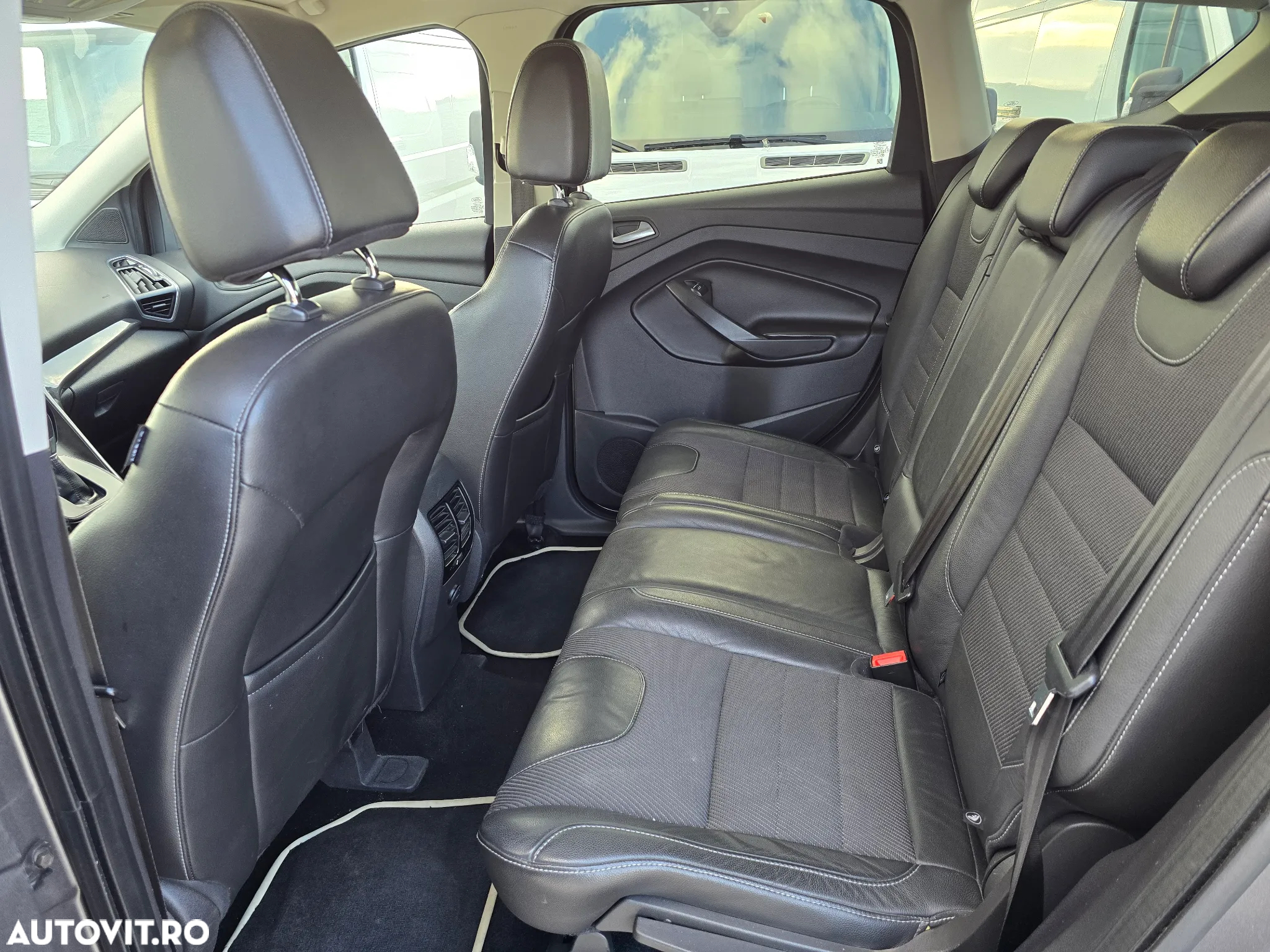 Ford Kuga 2.0 TDCi 4WD Powershift Titanium - 16