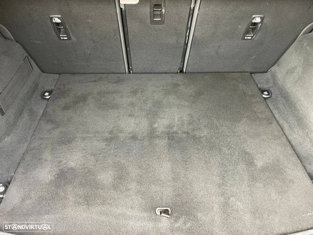 Land Rover Range Rover Evoque 1.5 P300e AWD SE Auto - 33