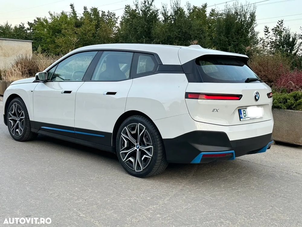 BMW iX - 1