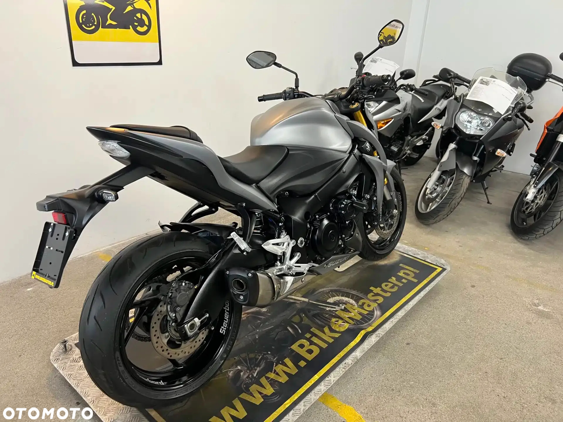 Suzuki GSX 1000 - 5