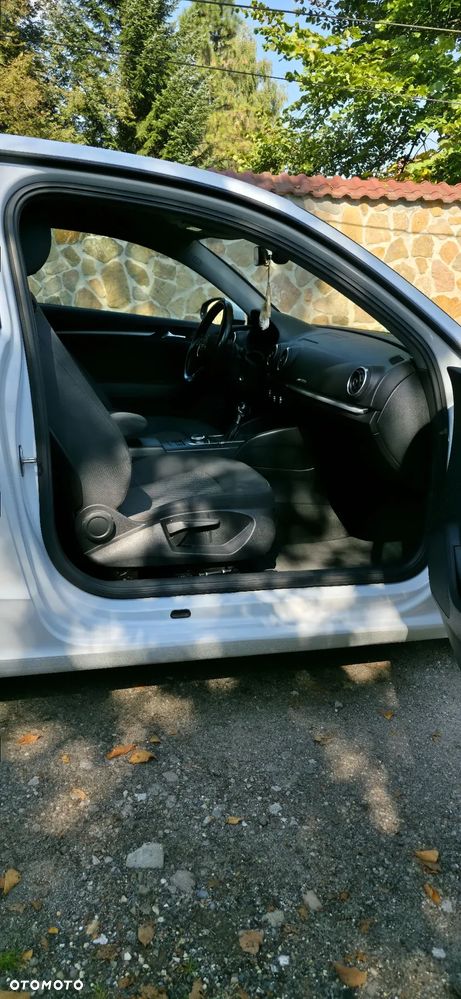 Audi A3 1.6 TDI (clean diesel) S tronic Ambiente - 16